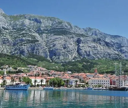 Apartment Holiday M A T E Makarska
