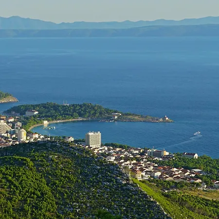 Apartment Holiday M A T E Makarska