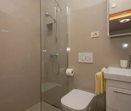 Holiday M A T E Apartment