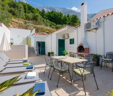 Holiday M A T E * Makarska